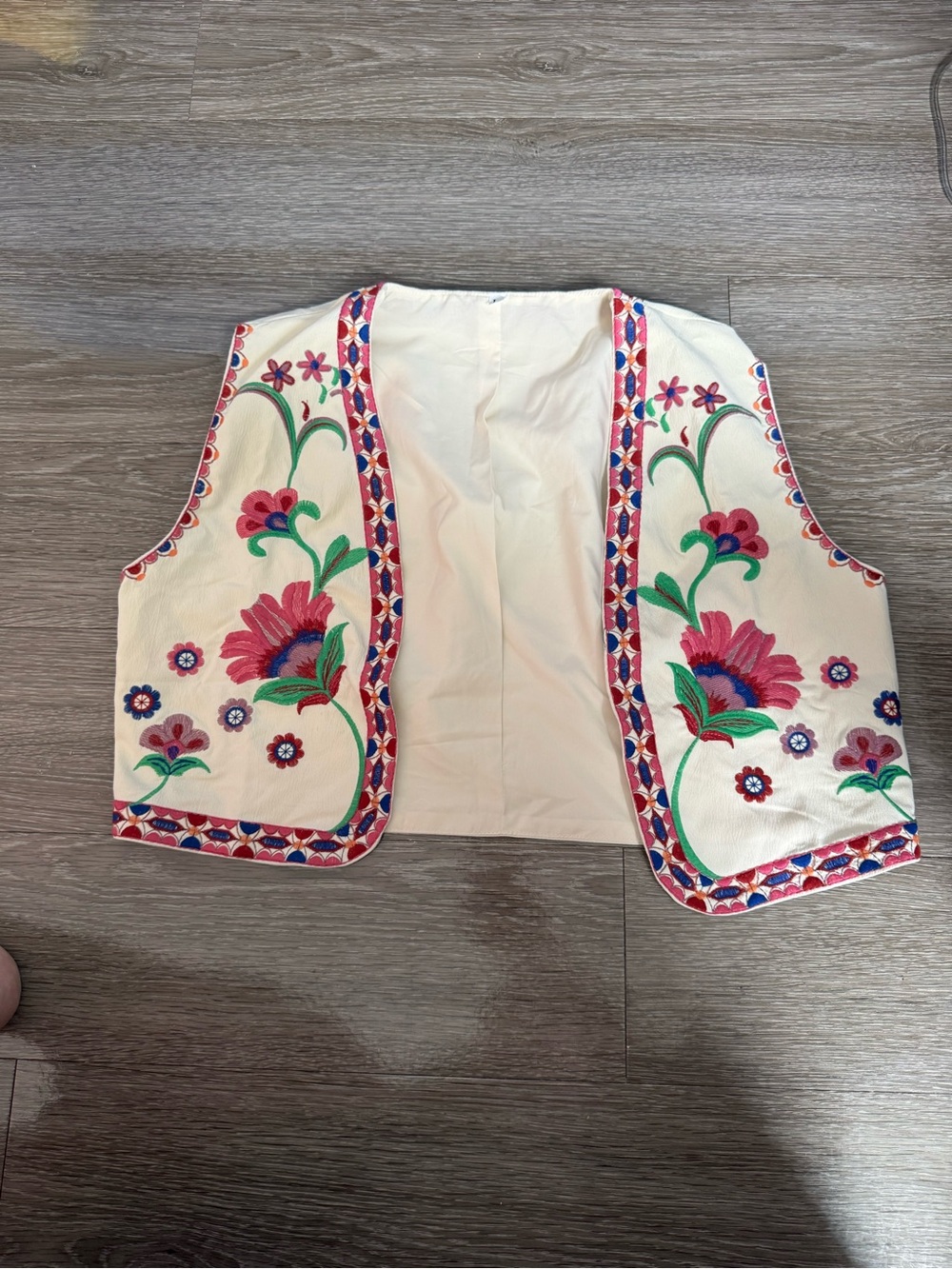 Embroidered Floral Cream Vest - Women's Sleeveless Jacket